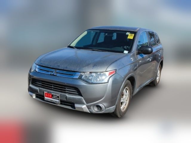 2015 Mitsubishi Outlander ES