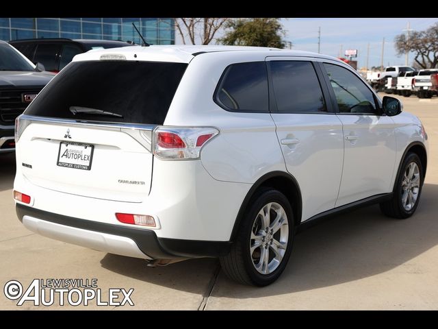 2015 Mitsubishi Outlander SE