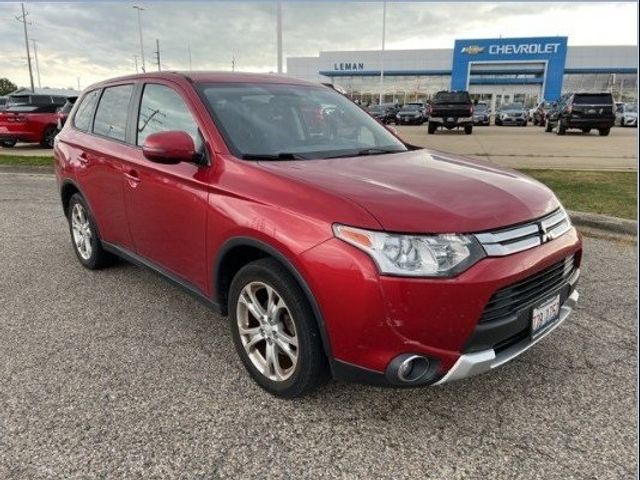 2015 Mitsubishi Outlander SE