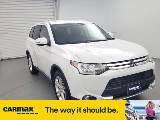 2015 Mitsubishi Outlander SE