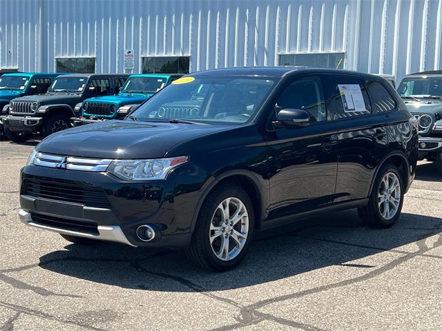 2015 Mitsubishi Outlander SE