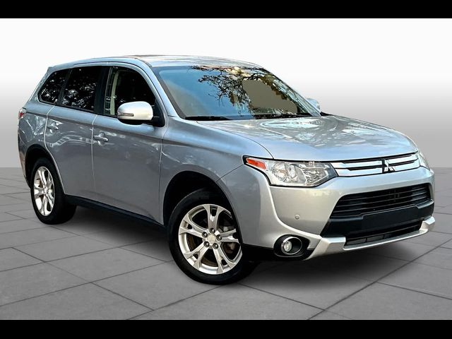 2015 Mitsubishi Outlander SE