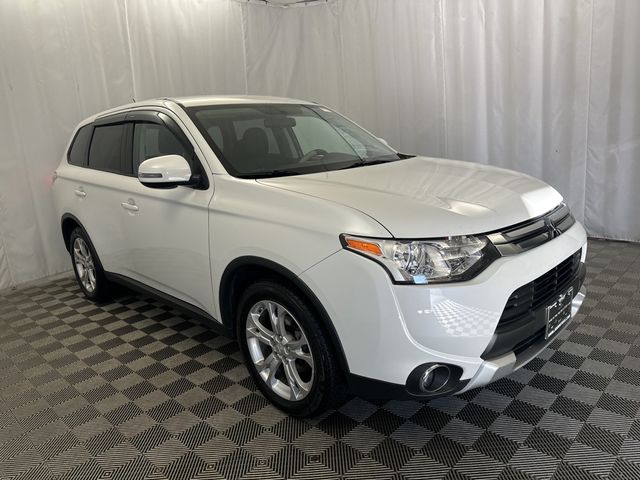 2015 Mitsubishi Outlander SE