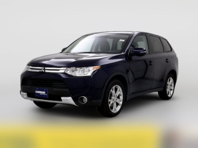 2015 Mitsubishi Outlander SE