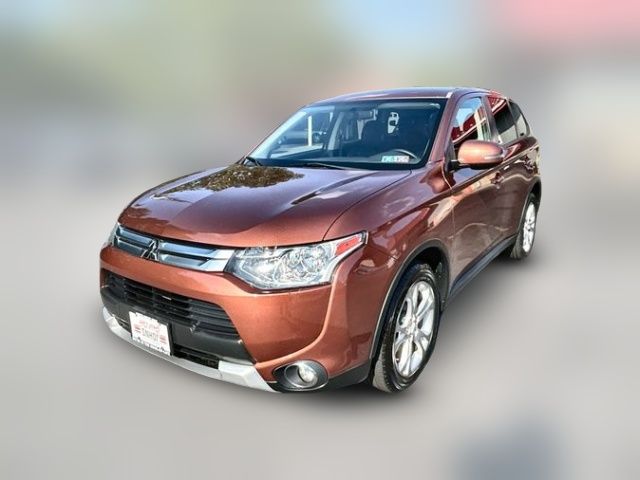 2015 Mitsubishi Outlander SE