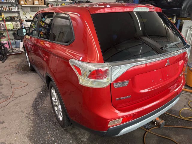 2015 Mitsubishi Outlander SE