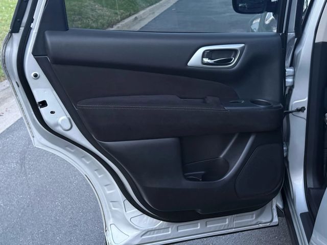 2015 Nissan Pathfinder SL