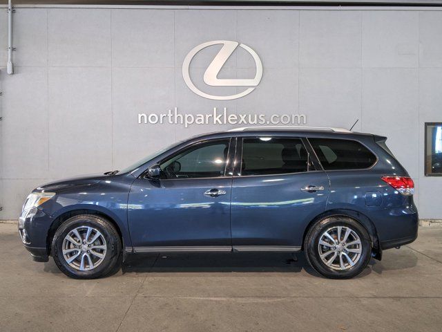 2015 Nissan Pathfinder SV