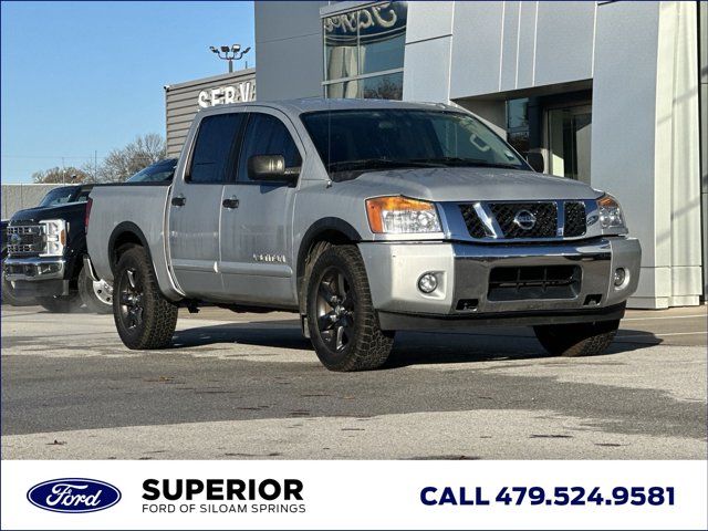 2015 Nissan Titan SV