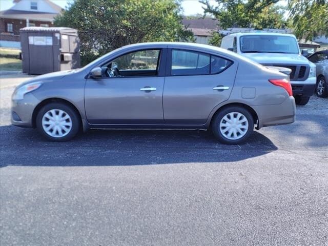 2015 Nissan Versa SV