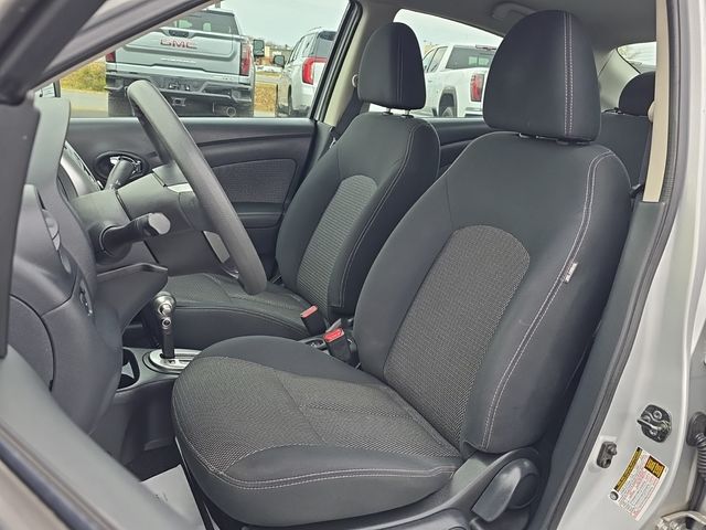 2015 Nissan Versa SV