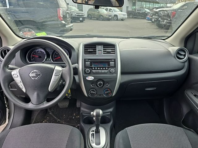 2015 Nissan Versa SV