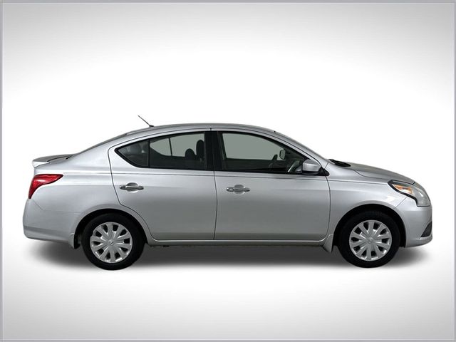 2015 Nissan Versa SV