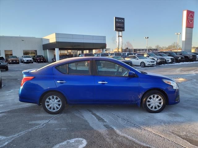 2015 Nissan Versa SV