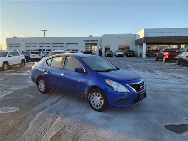 2015 Nissan Versa SV