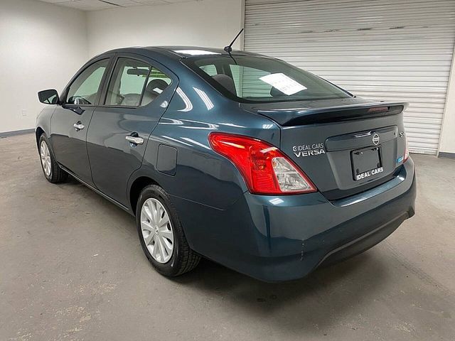 2015 Nissan Versa SV