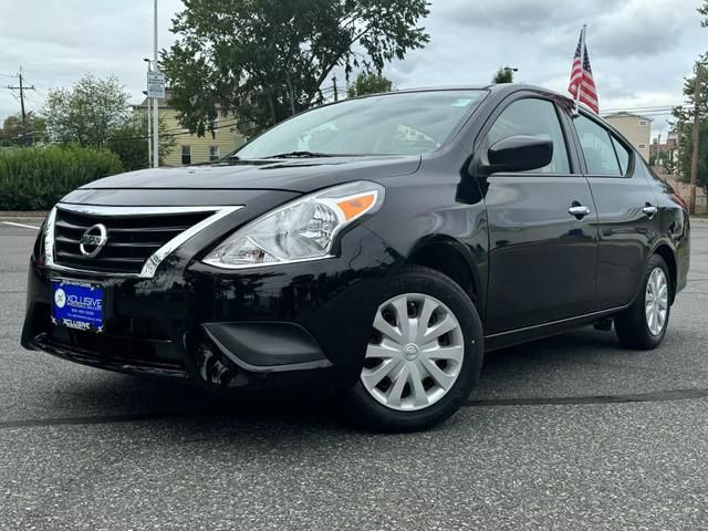 2015 Nissan Versa SV