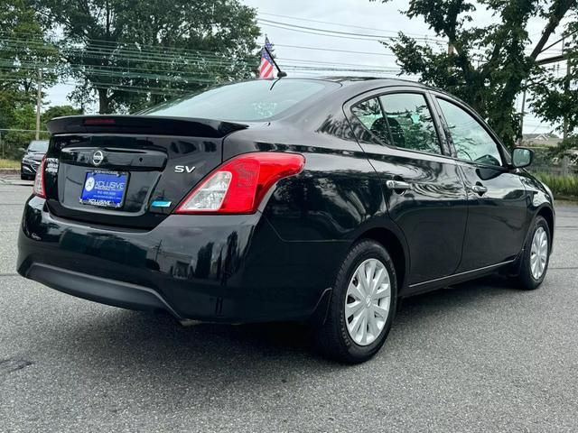 2015 Nissan Versa SV