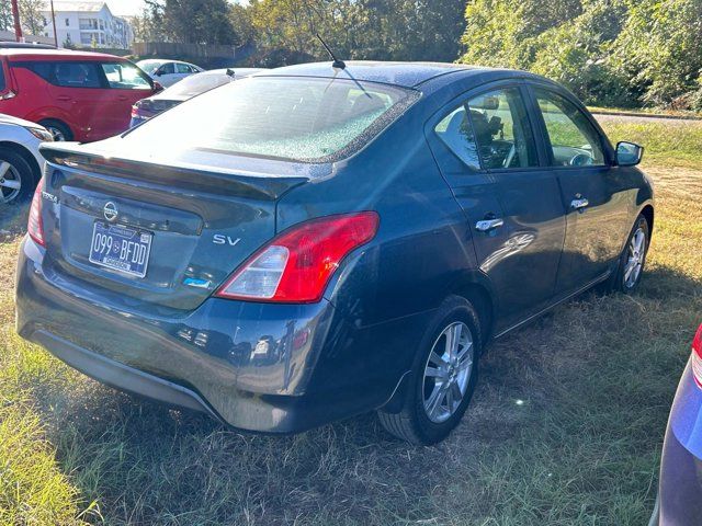 2015 Nissan Versa SV