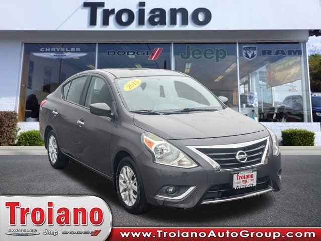 2015 Nissan Versa SV