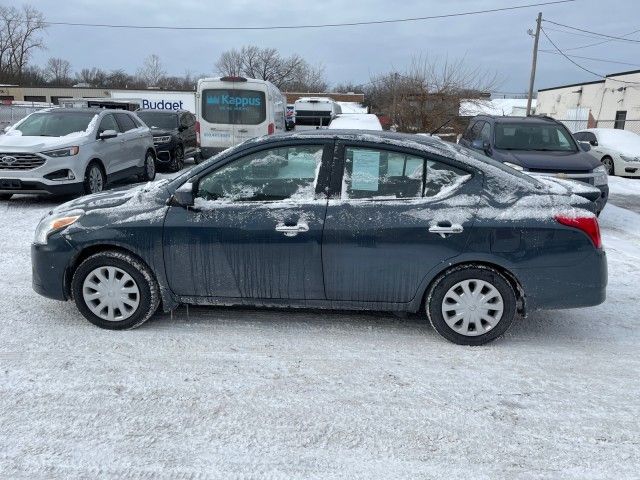 2015 Nissan Versa SV