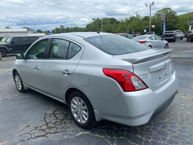 2015 Nissan Versa SV