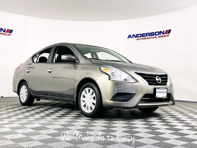 2015 Nissan Versa SV