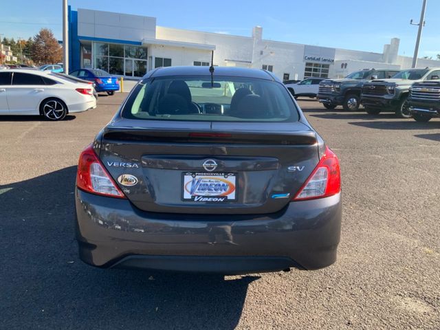 2015 Nissan Versa SV