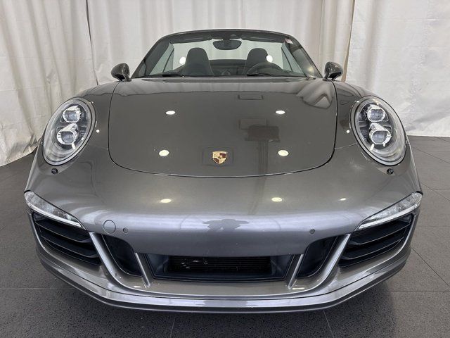 2015 Porsche 911 Carrera 4 GTS