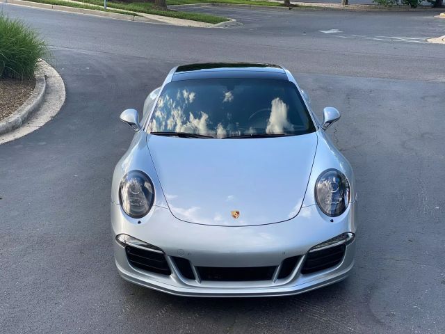 2015 Porsche 911 Carrera GTS