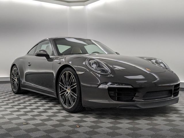 2015 Porsche 911 Carrera 4 GTS