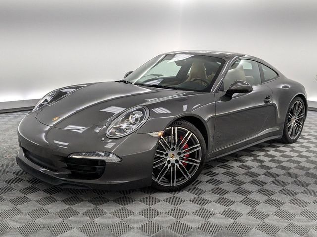 2015 Porsche 911 Carrera 4 GTS