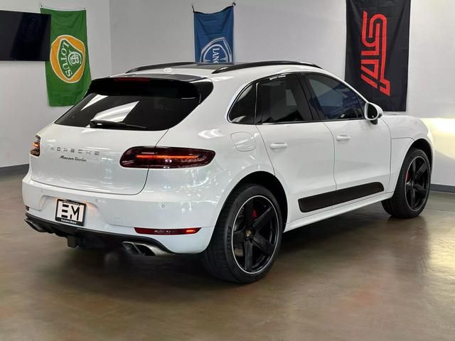 2015 Porsche Macan Turbo