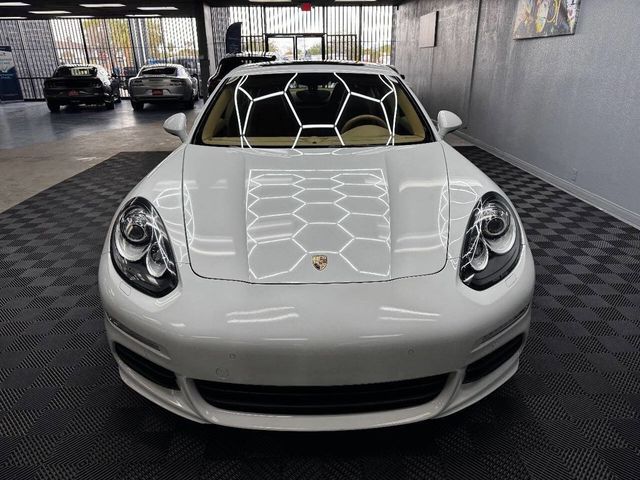 2015 Porsche Panamera 4