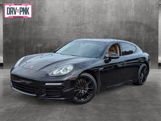 2015 Porsche Panamera 4