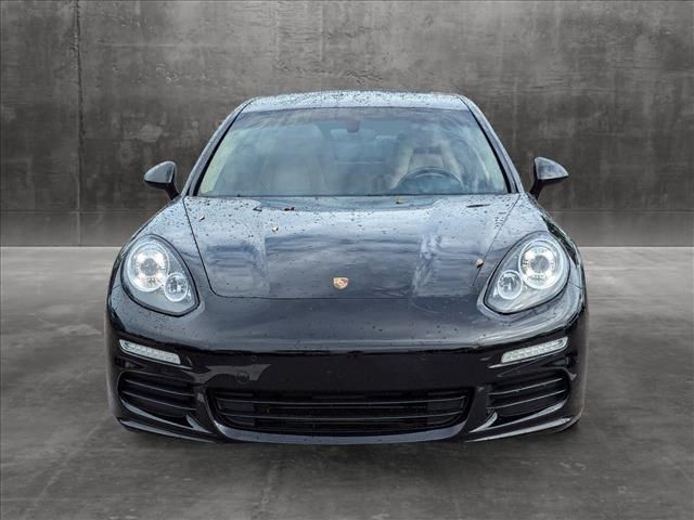 2015 Porsche Panamera 4