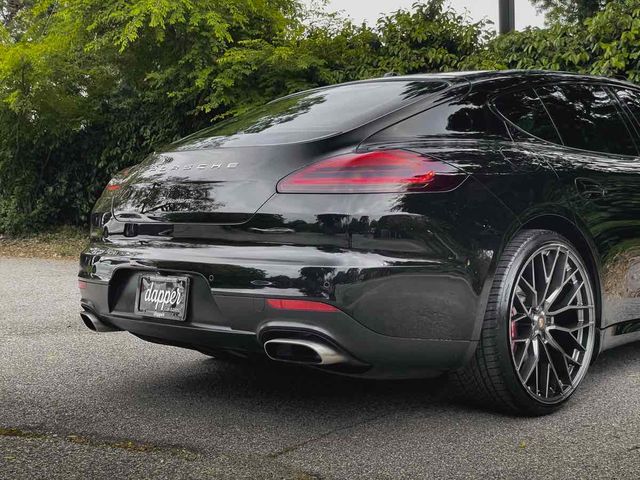 2015 Porsche Panamera 4
