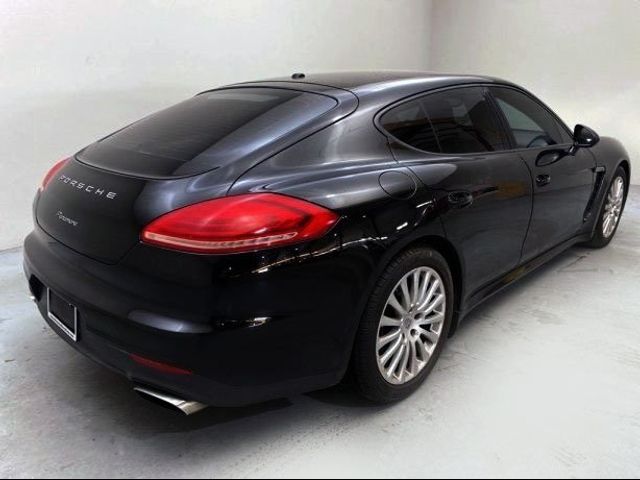 2015 Porsche Panamera 4