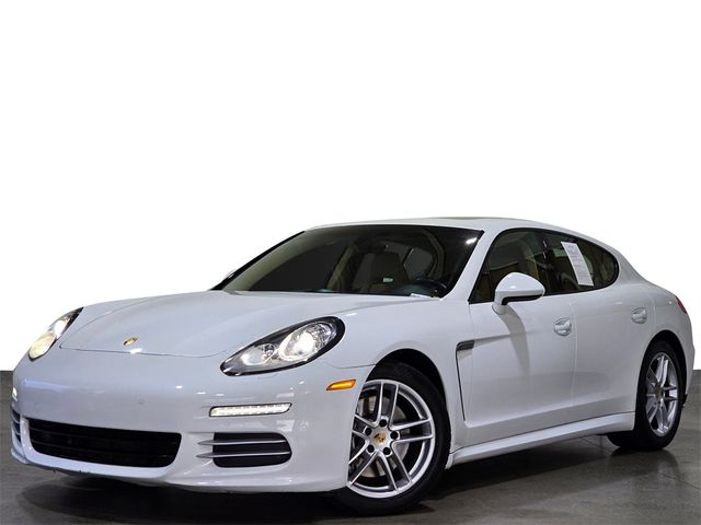 2015 Porsche Panamera 4