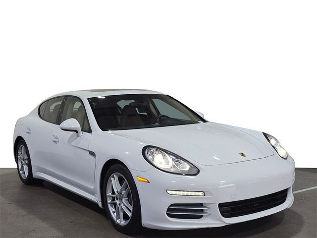 2015 Porsche Panamera 4