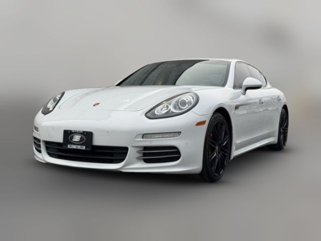 2015 Porsche Panamera 4