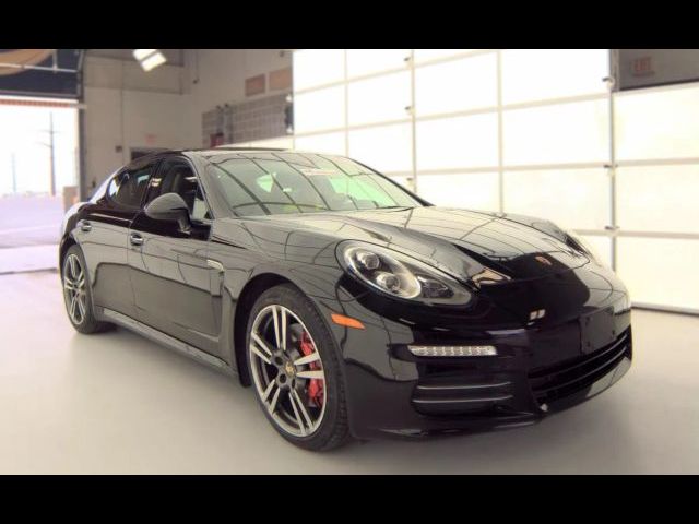 2015 Porsche Panamera 4