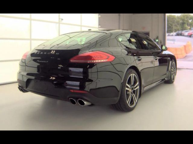 2015 Porsche Panamera 4