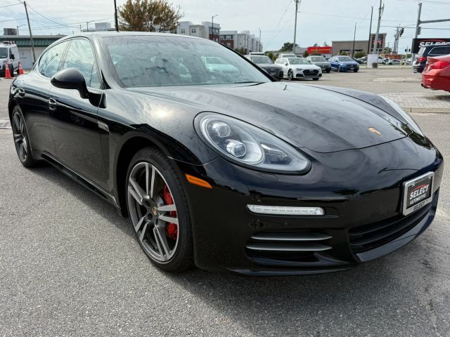 2015 Porsche Panamera 4
