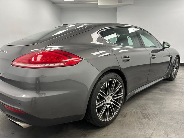 2015 Porsche Panamera 4