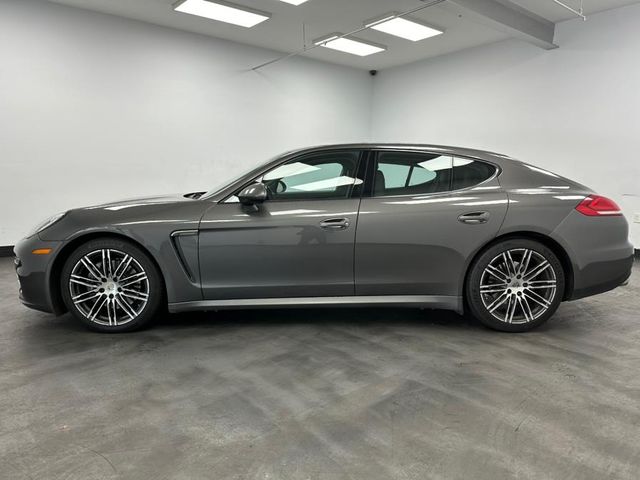 2015 Porsche Panamera 4