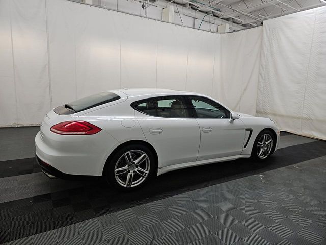 2015 Porsche Panamera 4