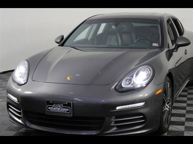 2015 Porsche Panamera 