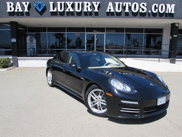 2015 Porsche Panamera 4