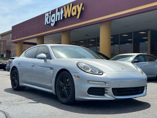 2015 Porsche Panamera 4